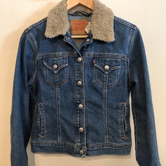 Levi's Jackets & Blazers - Levi’s Weekend Denim Jacket